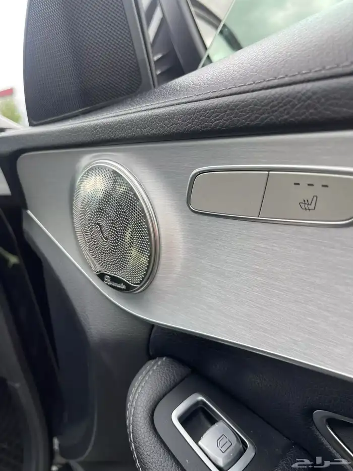 ليد مكيف و سماعات مرسيدس 52