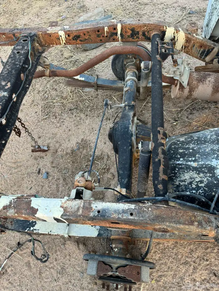 مكينة وقير ودفرنس هايلوكس 1983 وابواب 0