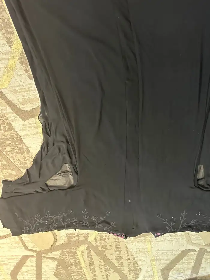 عبايات مستعملة شبه جديدة متنوعة بالمقاسات والأشكال 1