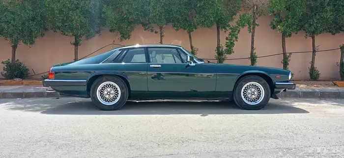 جاكوار اكس جي اس V12 5