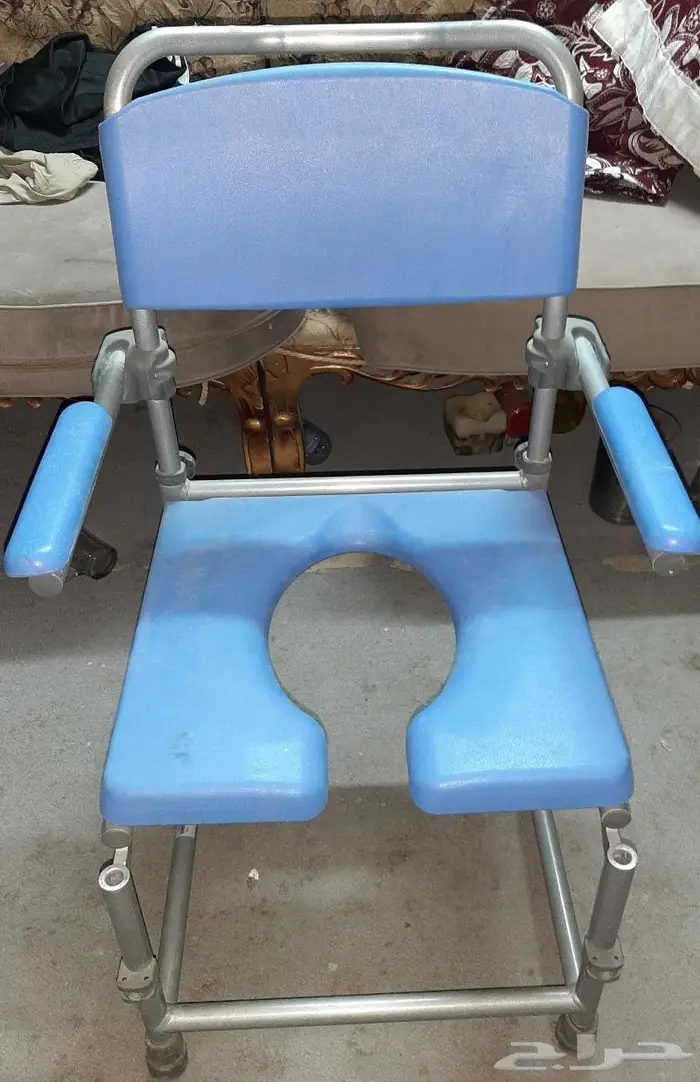 كراسي طبيه لذوي الهمم والمصابين وكبار السن 2