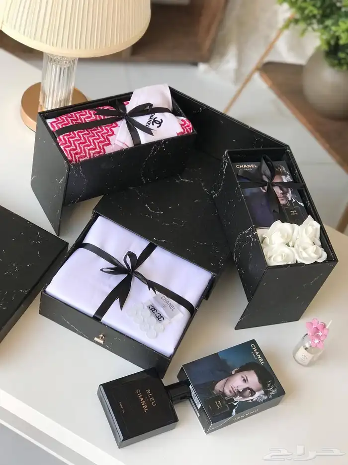 أطقم ماركه جفنشي اشماغة فندي 17