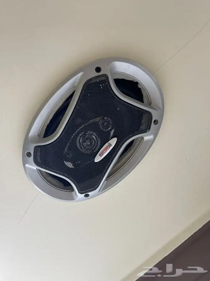 اضات الليز مع اثريا فيها سماعه تشتغل بلوتوث 7