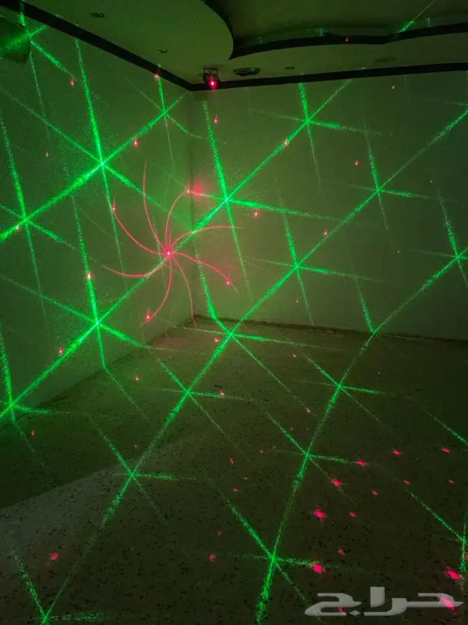 اضات الليز مع اثريا فيها سماعه تشتغل بلوتوث 2