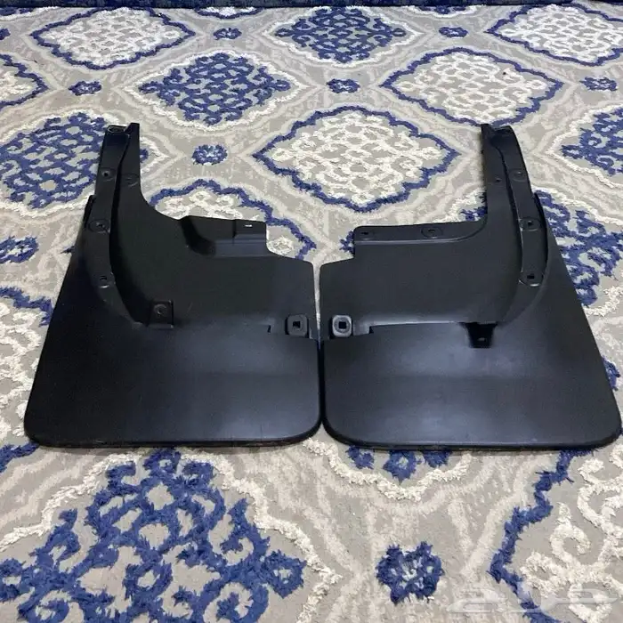 نسافات وجلدة الصدام الخلفي حقت لاندكروزر 1