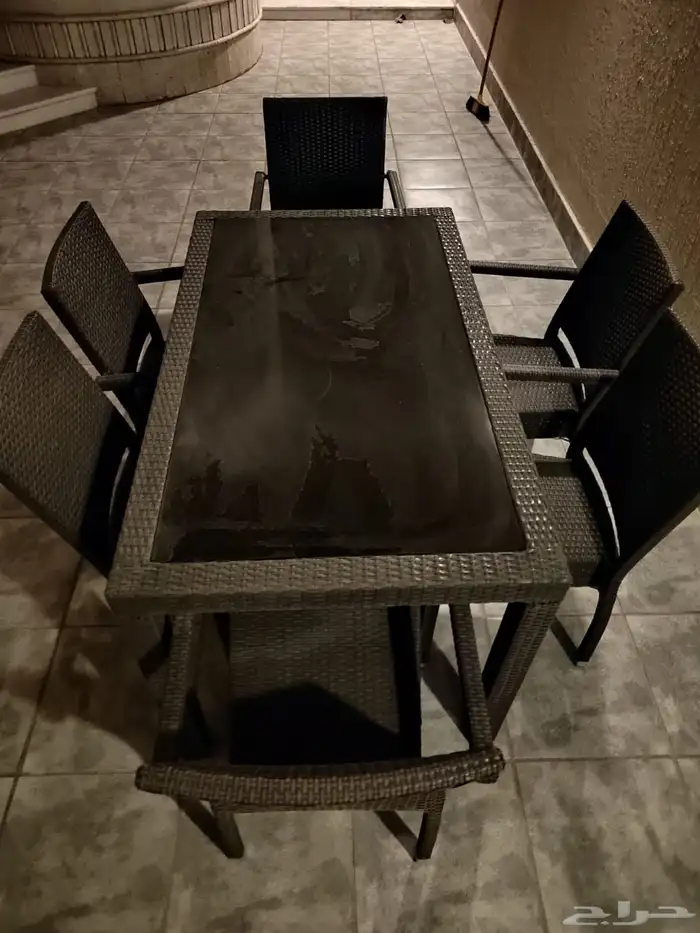 طاولة للبيع 0