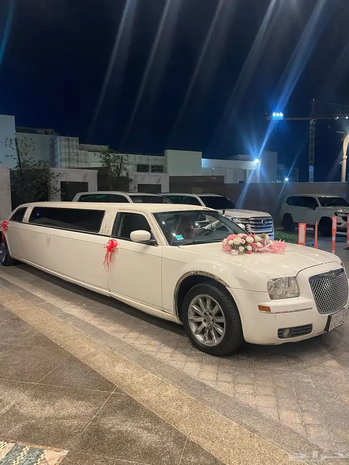 ليموزين الطويل vip للحفلات المناسابات للافراح 0