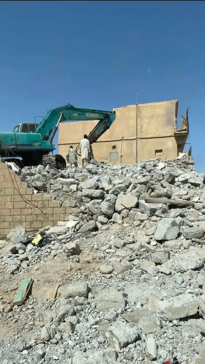 للايجار بوكلينات ازالة مباني هدم بيوت 4