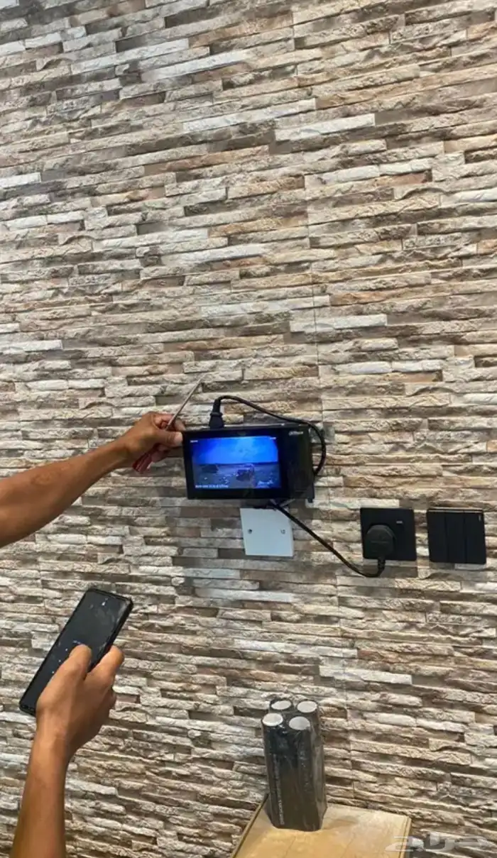 فني كاميرات واجهزة انذار والبصمه 1