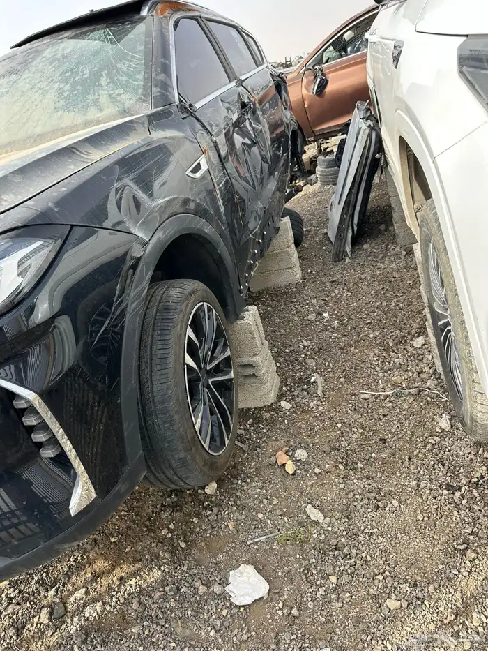 قطع غيار جميع السيارات تشليح 3