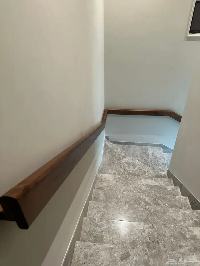 دربزين مسكة درج اثاث ديكورات منجرة حدادة 8