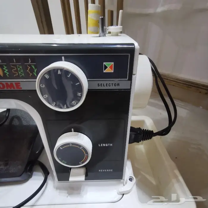 اجهزه للبيع شبه جديده جهاز كاشير ماكينه خياطه 1
