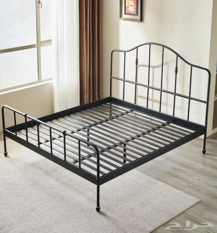 سرير حديدي بتصميم فاخر متوفر بألوان 1