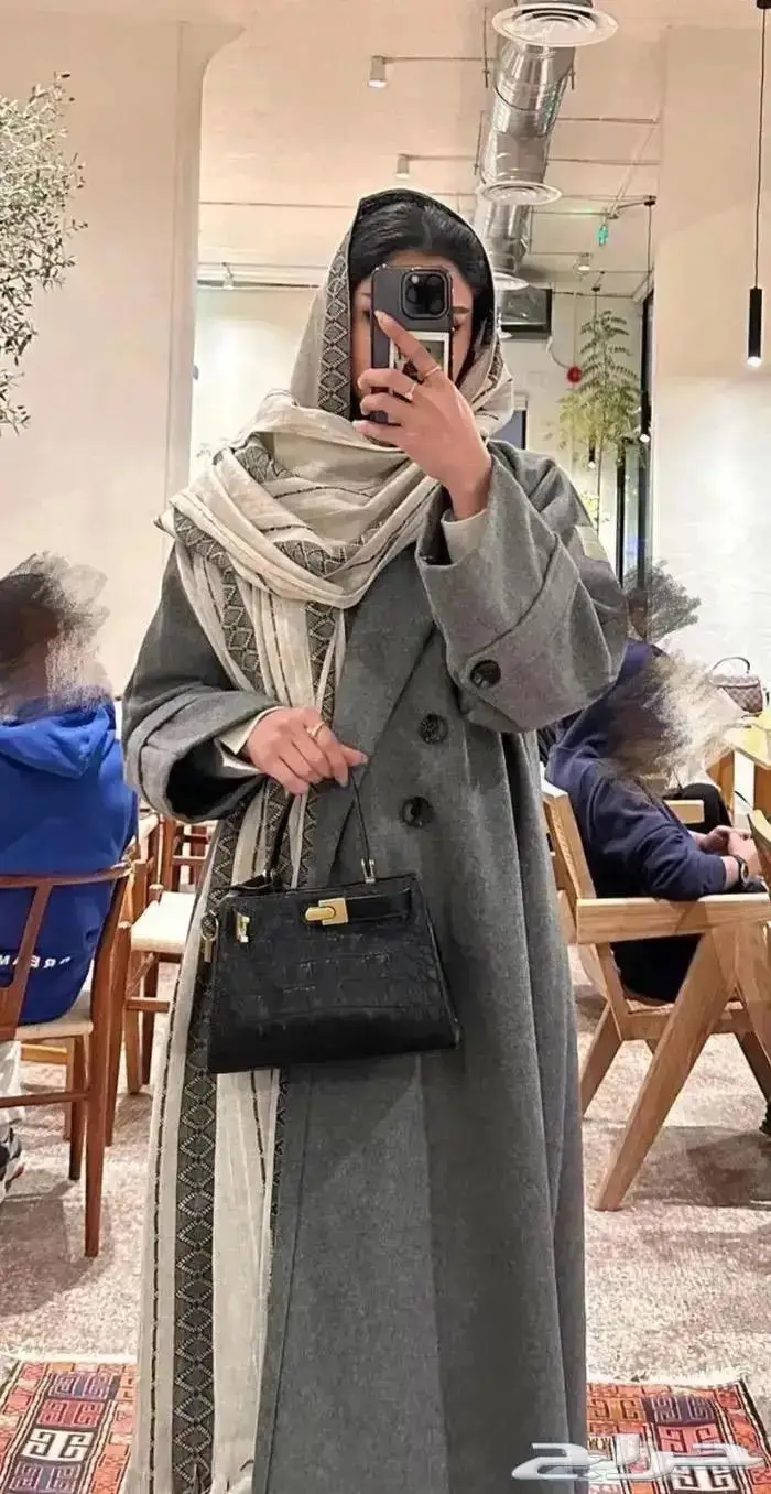 عبايات مصممات شبة جديدة للبيع 7