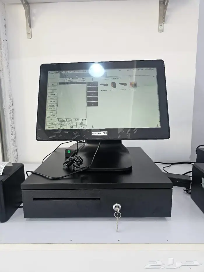 كاشير مطعم 12