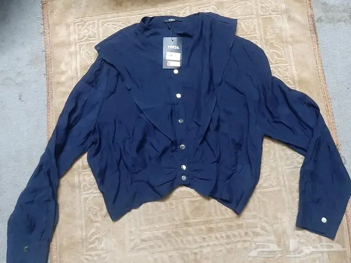مجموعه ملابس واحذيه و ازياء بنوتيه ونسائيه متنوعه وجديده 12