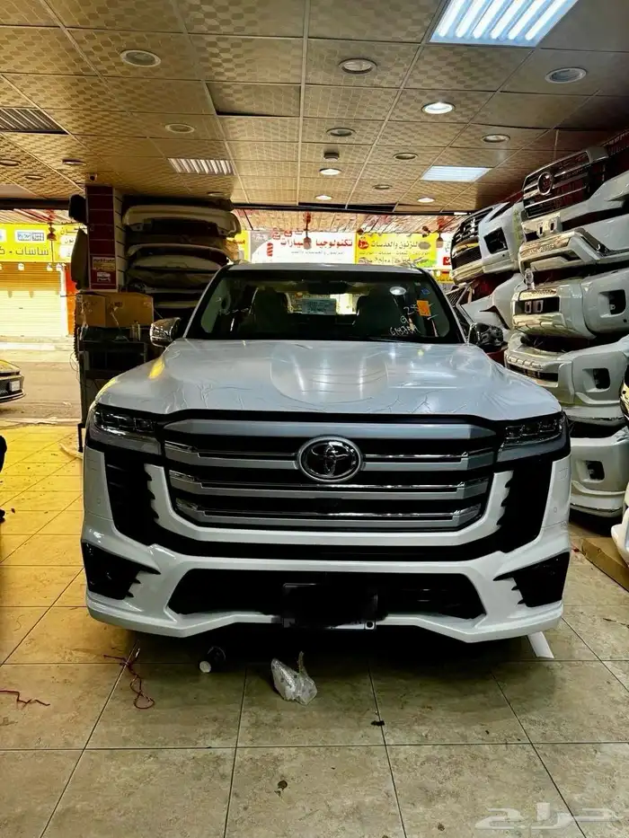 ترهيم لا ندكروزر 2024 VXR 8