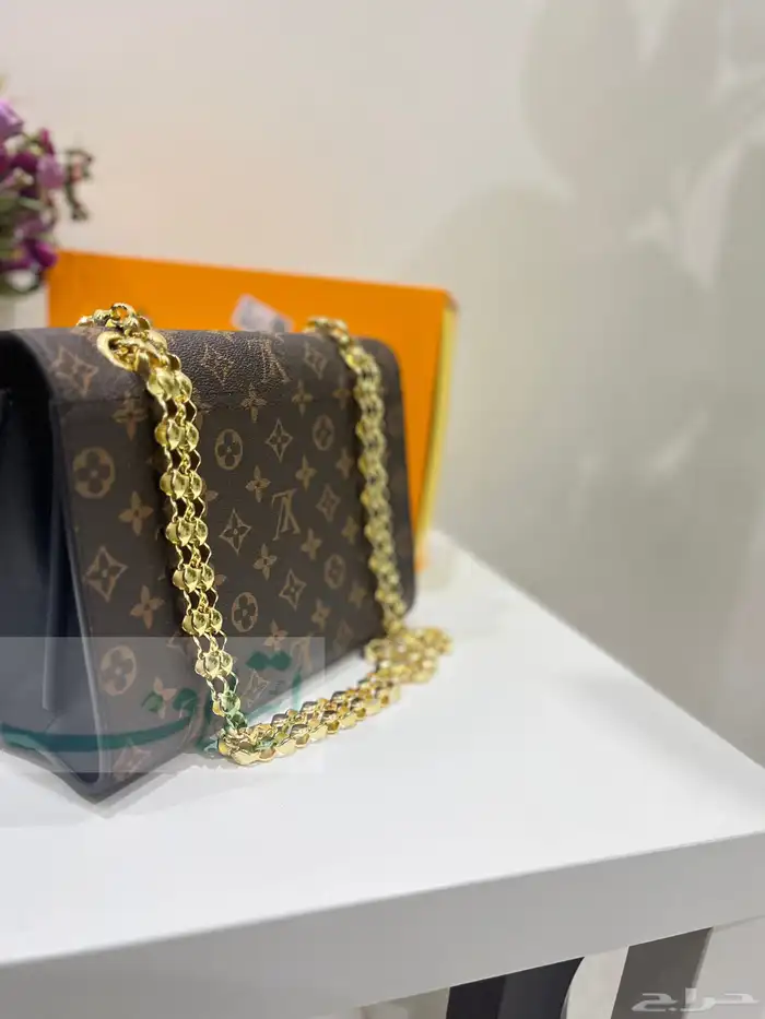 شنطة LV ماستر درجة أولى 3