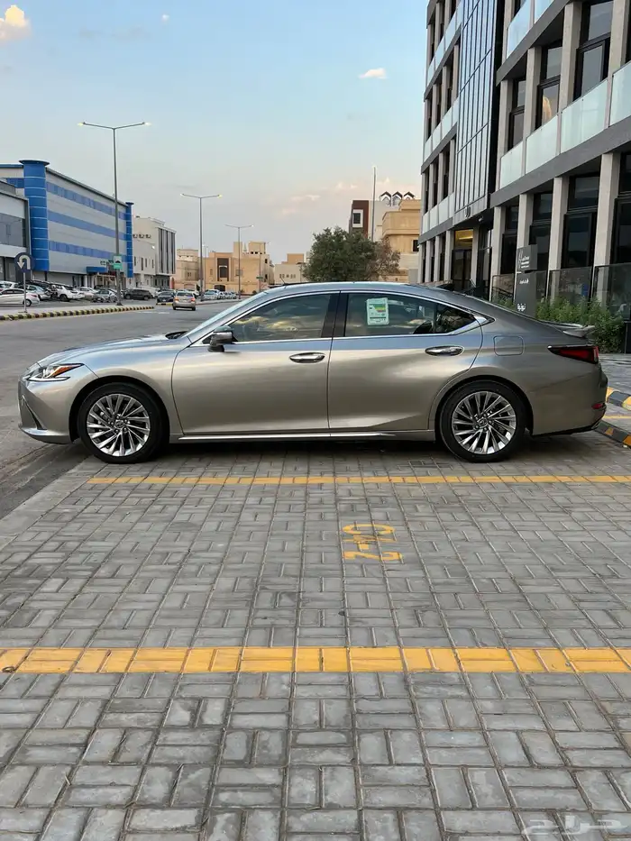 لكزس ES350 جديد 2023 (( مباع )) 4