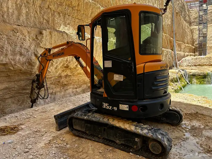 للايجار بوكلين صغير 3 5 ton small excavator for rent 2