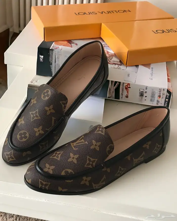 فلات ماركات متنوعة نسائي 0