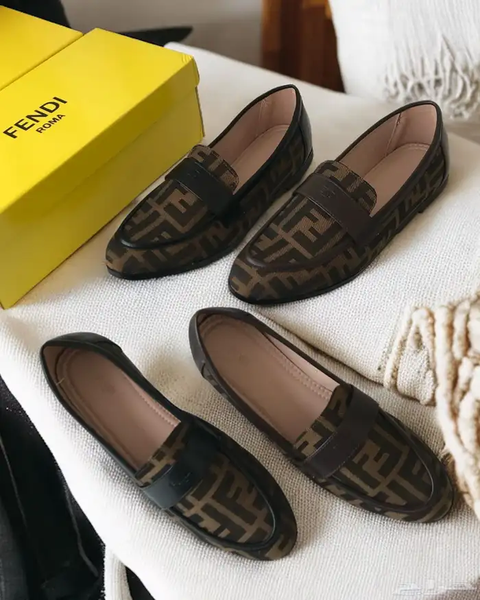 فلات ماركات متنوعة نسائي 16