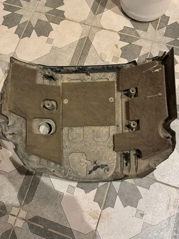 غطاء مكينة جراند شروكي للبيع 3