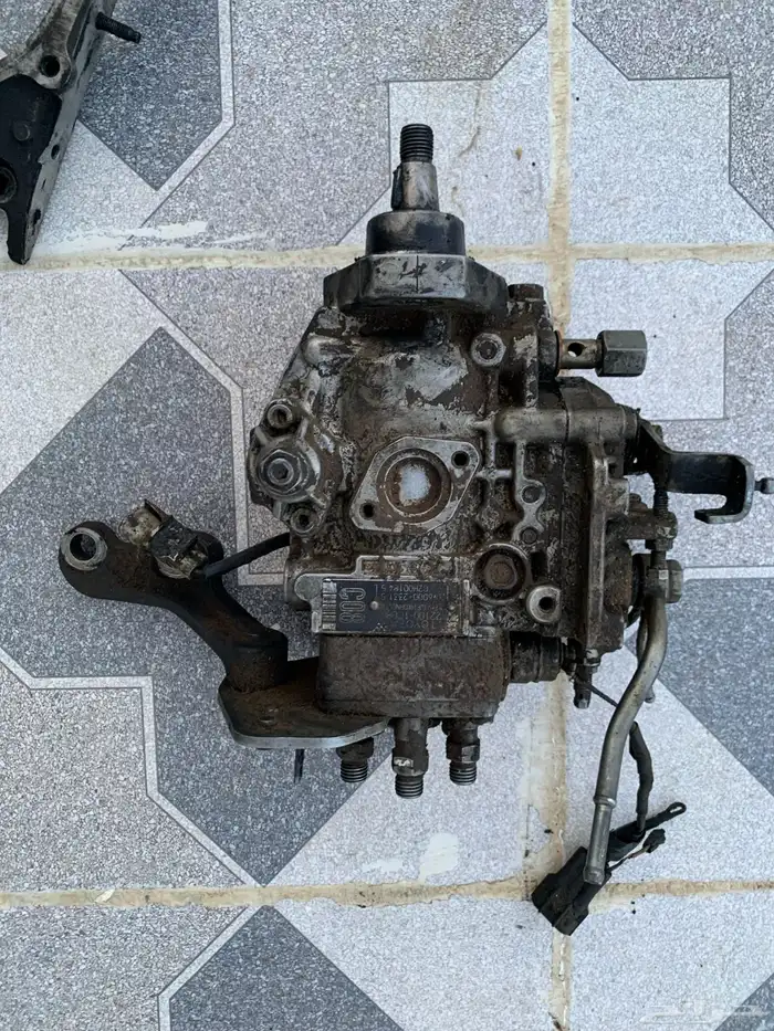 قطع مكينة لاندكروزر 2007 ديزل2006 9