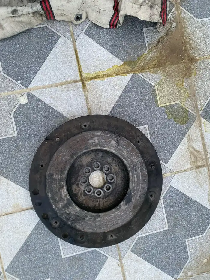 قطع مكينة لاندكروزر 2007 ديزل2006 28