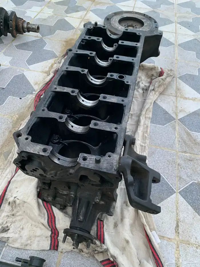 قطع مكينة لاندكروزر 2007 ديزل2006 26