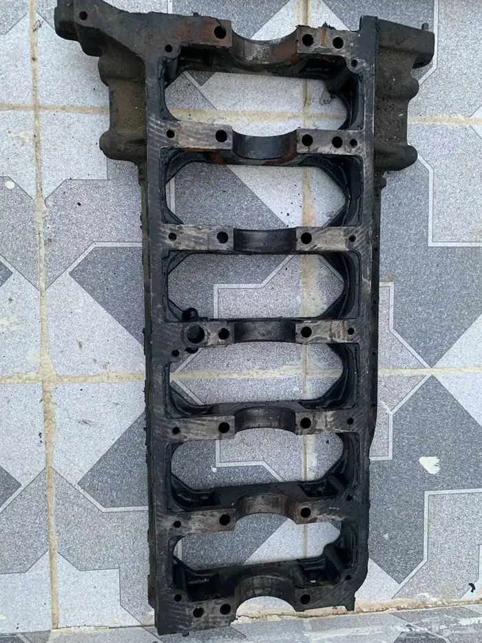 قطع مكينة لاندكروزر 2007 ديزل2006 23