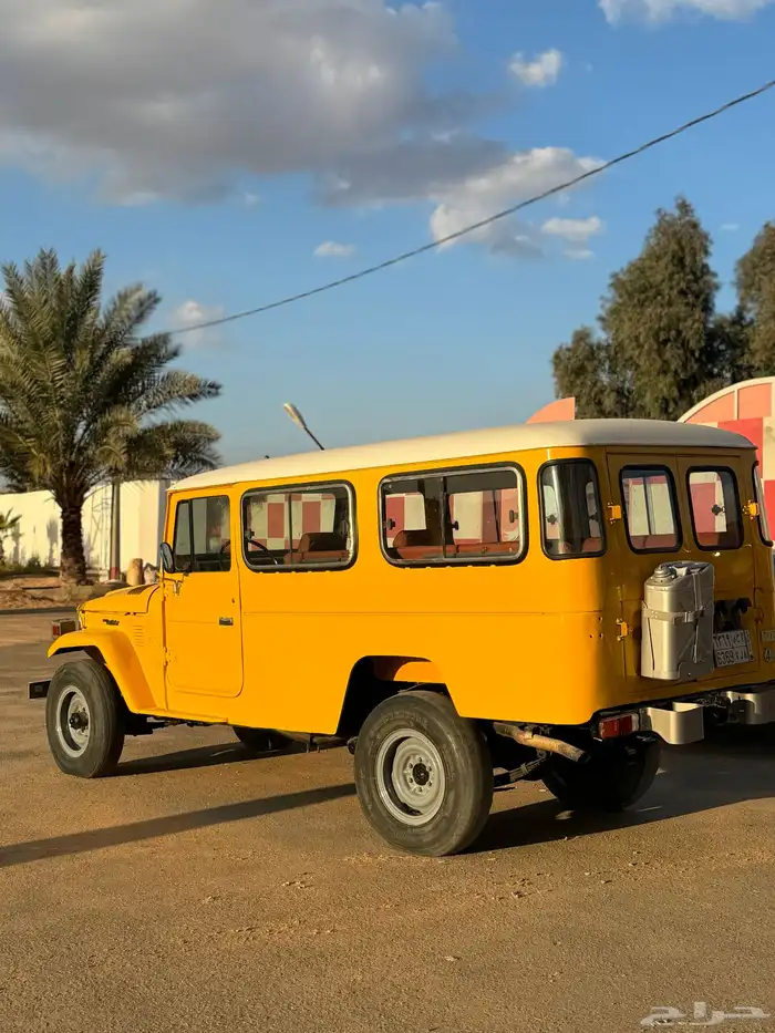 جيب تويوتا كلاسيك مصندق طويل FJ45 اصفر 1983 3