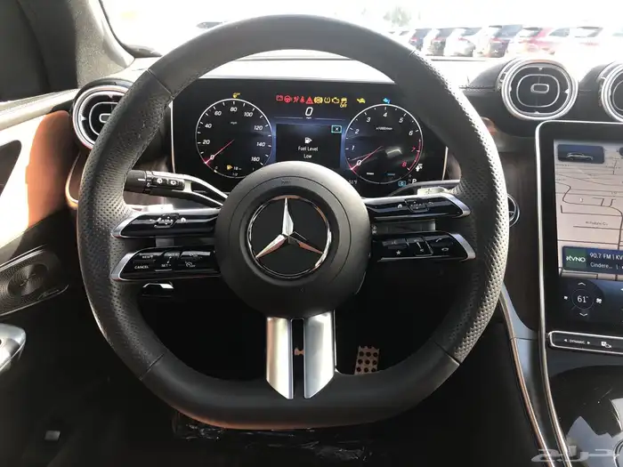 مرسيدس GLC 300 suv 2023 Kit Amg 17