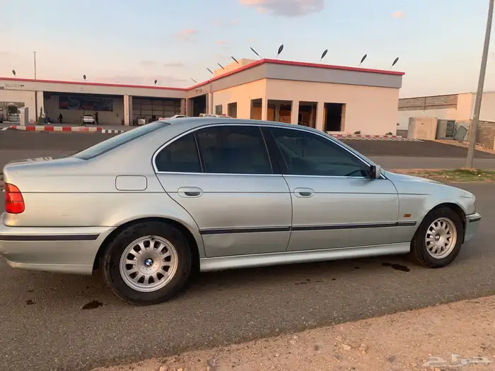للبيع قطع غيار e39 BMW 3
