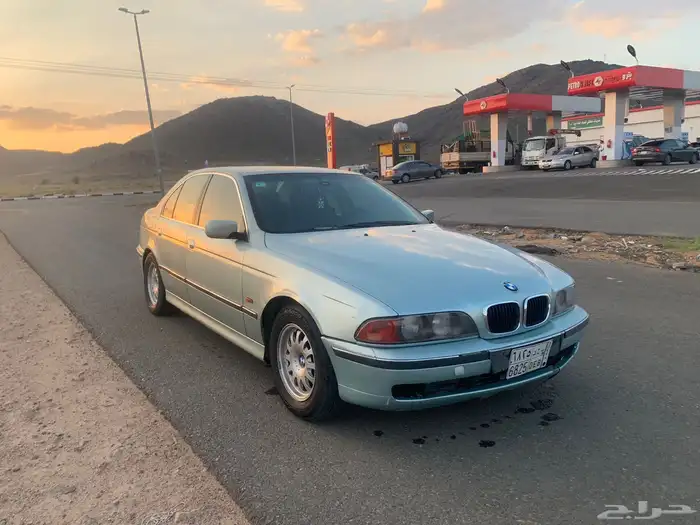 للبيع قطع غيار e39 BMW 4