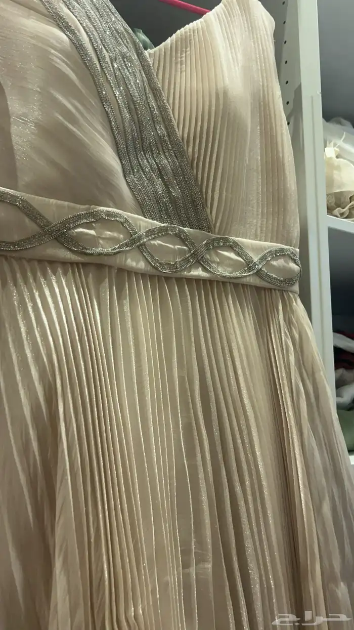 فستان كسرات جميل مستعمل مرة وحده 1
