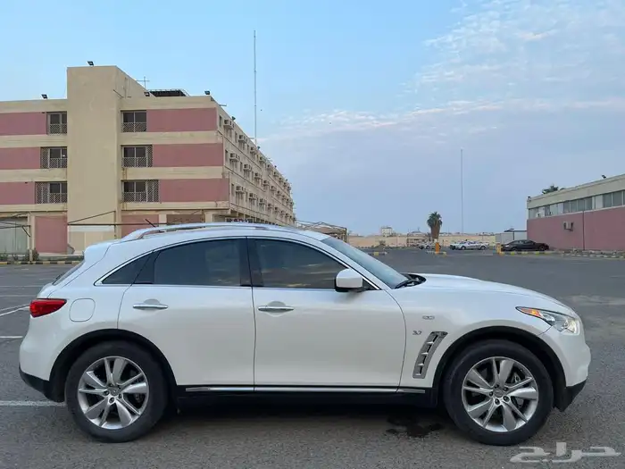 إنفنيتي QX70 2019 6