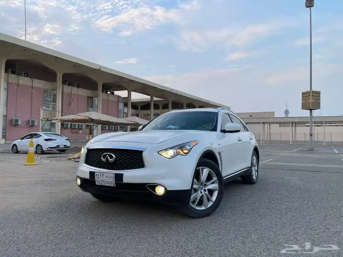 إنفنيتي QX70 2019 4