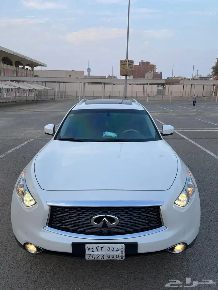 إنفنيتي QX70 2019 10