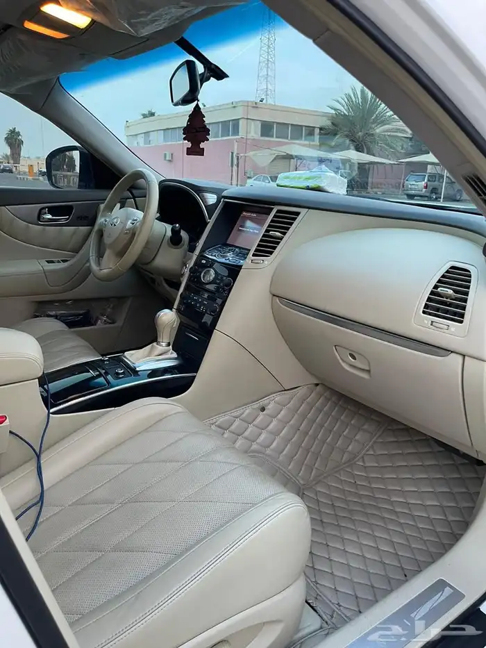 إنفنيتي QX70 2019 22