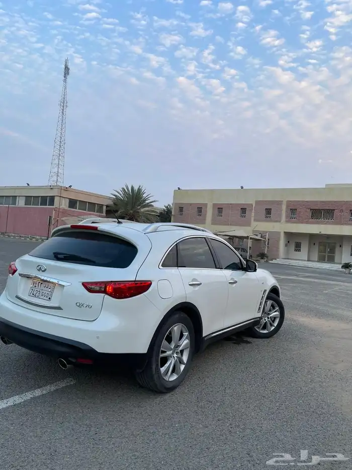 إنفنيتي QX70 2019 1