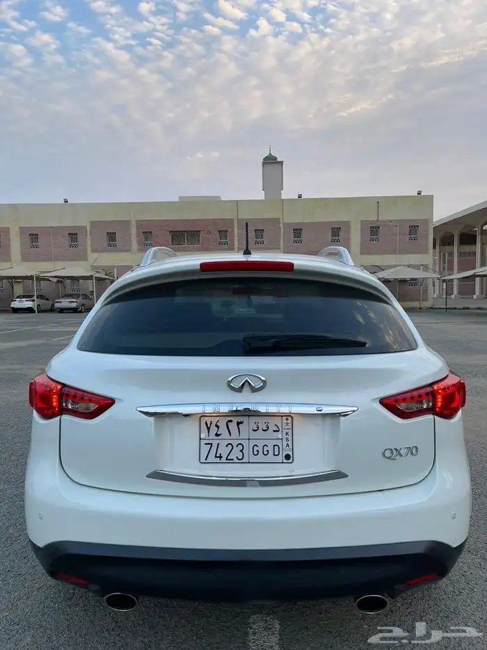 إنفنيتي QX70 2019 7