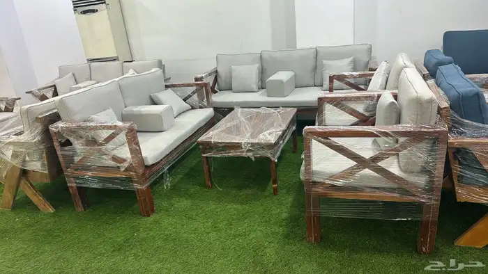 جلسات الخارجية حديد او خشب على حسب تفضيل 25