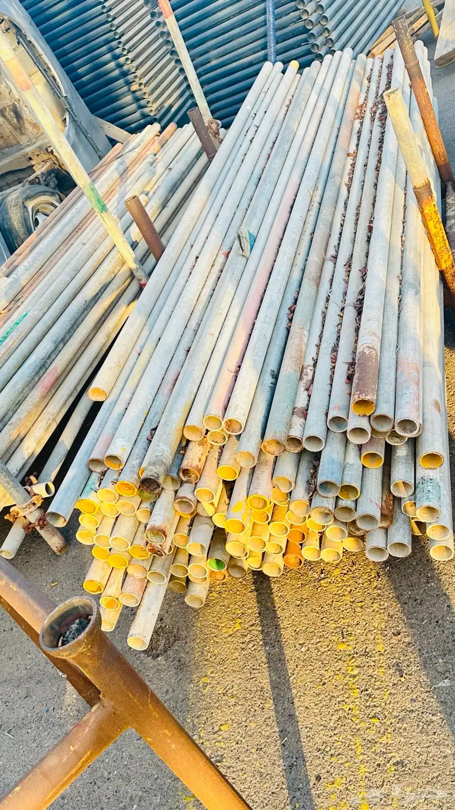 مواسير مجلفنه وسقالات وكلبسات للبيع 0