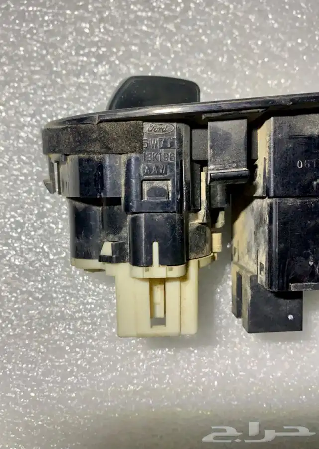 سوتش النور فرار مفتاح الانوار - فورد فكتوريا 1