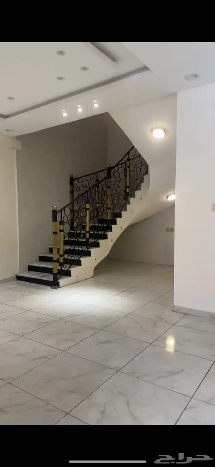 فيلا للإيجار السنوي 16