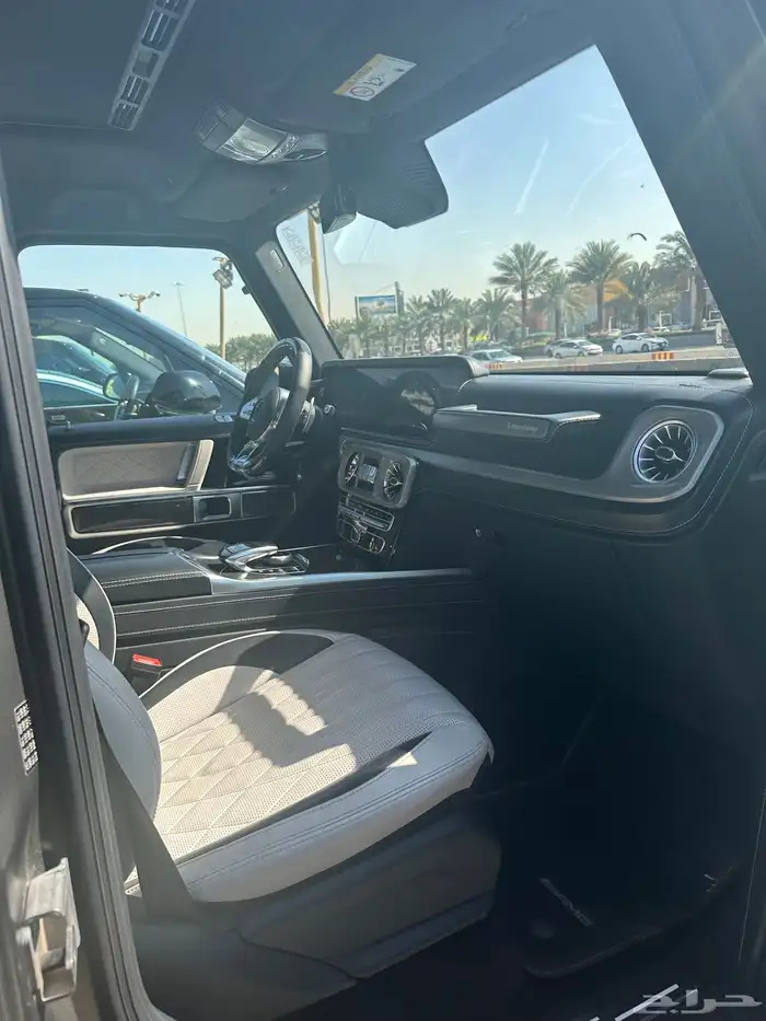 سيارات للايجار . 8