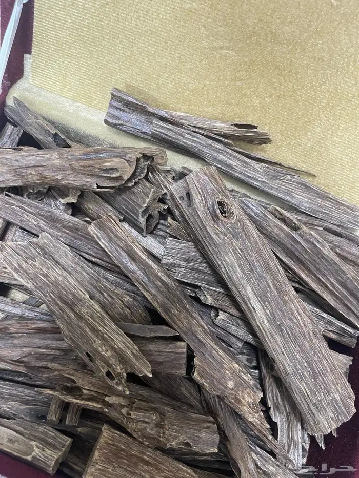 عود هندي نجلاند طبيعي فاخر بسعر الجملة 2