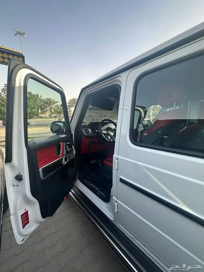 سيارات للايجار . 1