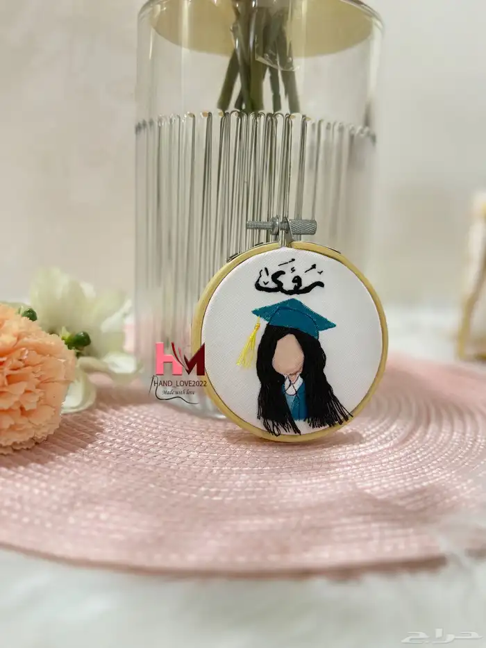 اجمل هدايا التخرج للخرجين لوحات بالأسماء وتاريخ التخرج 6